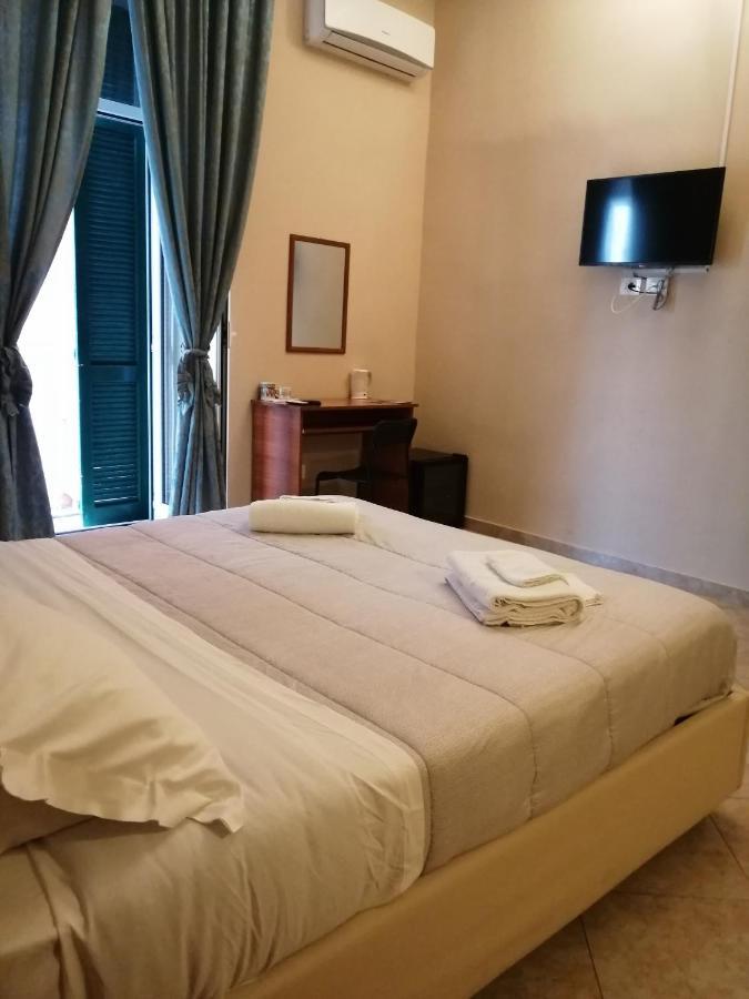 San Gaetano bed Hotel Napoli Bagian luar foto