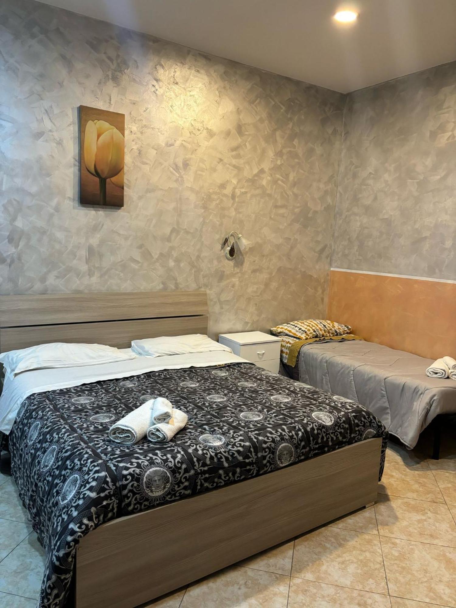 San Gaetano bed Hotel Napoli Bagian luar foto