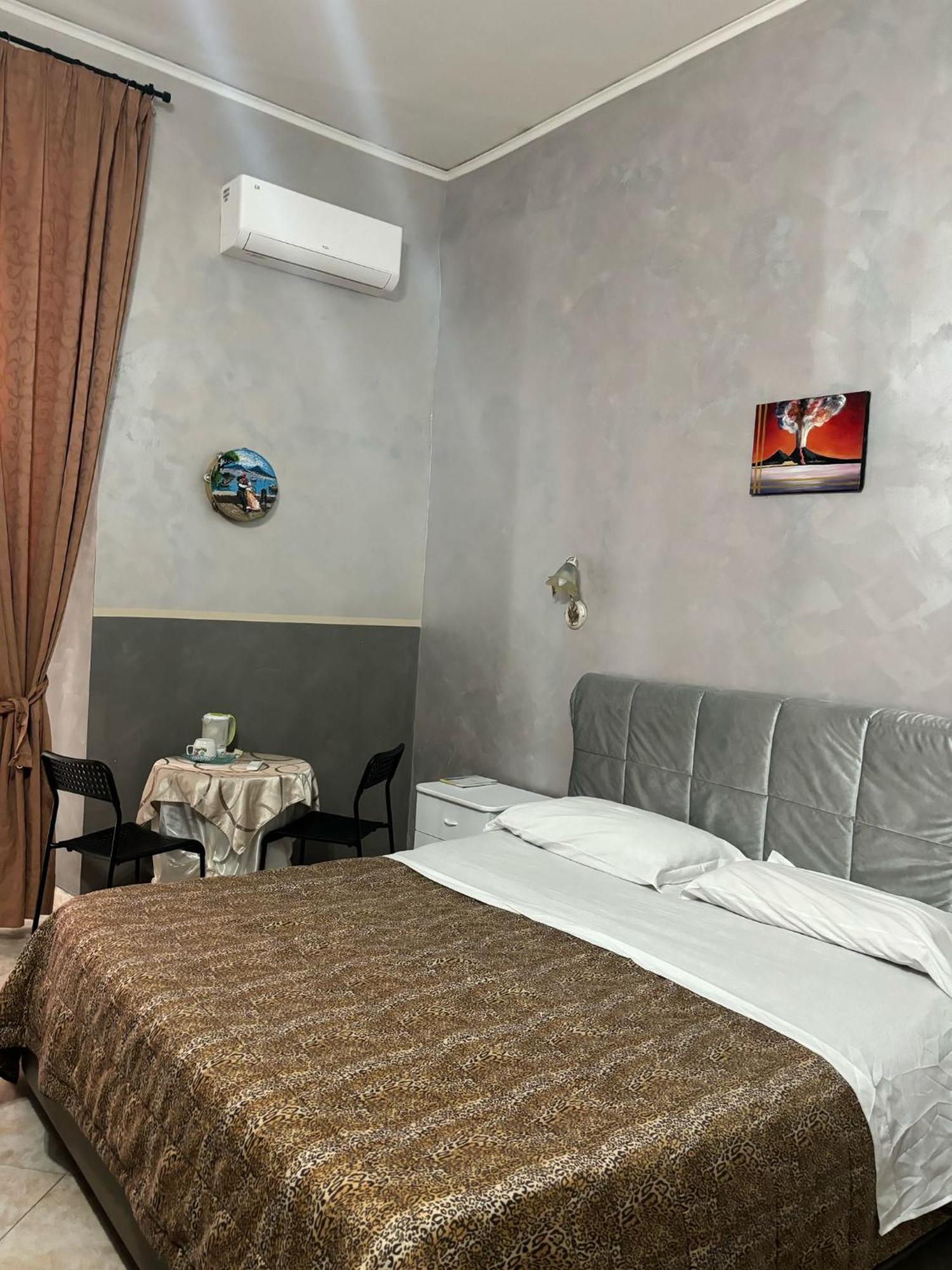 San Gaetano bed Hotel Napoli Bagian luar foto